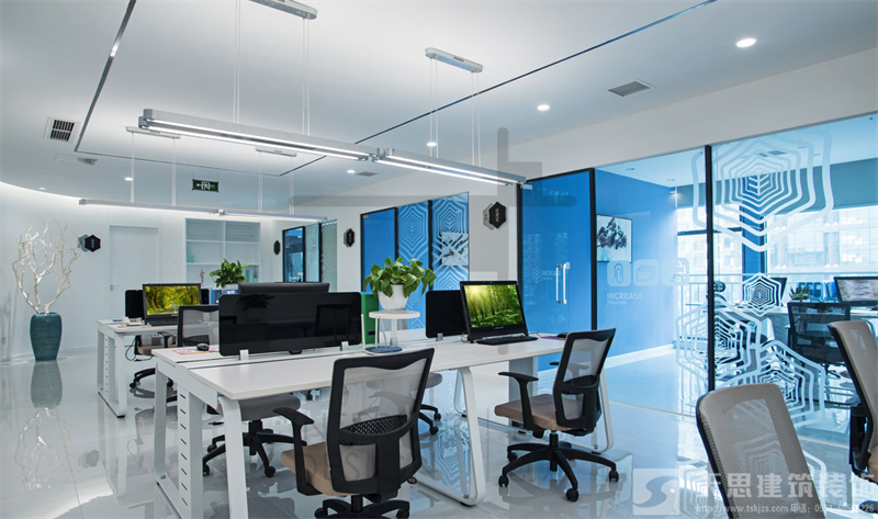 <a href=http://www.lianganren.com/ target=_blank class=infotextkey>合肥辦公室裝修</a>中如何將室內綠化巧妙的用到裝修中